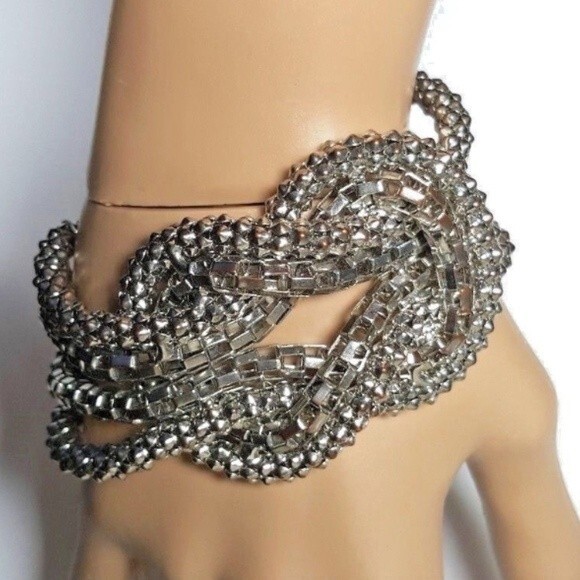 Silver Infinity Knot Bracelet 7" Pewter tone - Picture 4 of 6